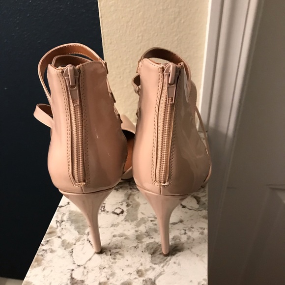 Brand New! Steve Madden Sandal - Picture 3 of 4